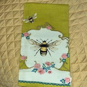 NWT Anthropologie “bee” dish towel, gold accents